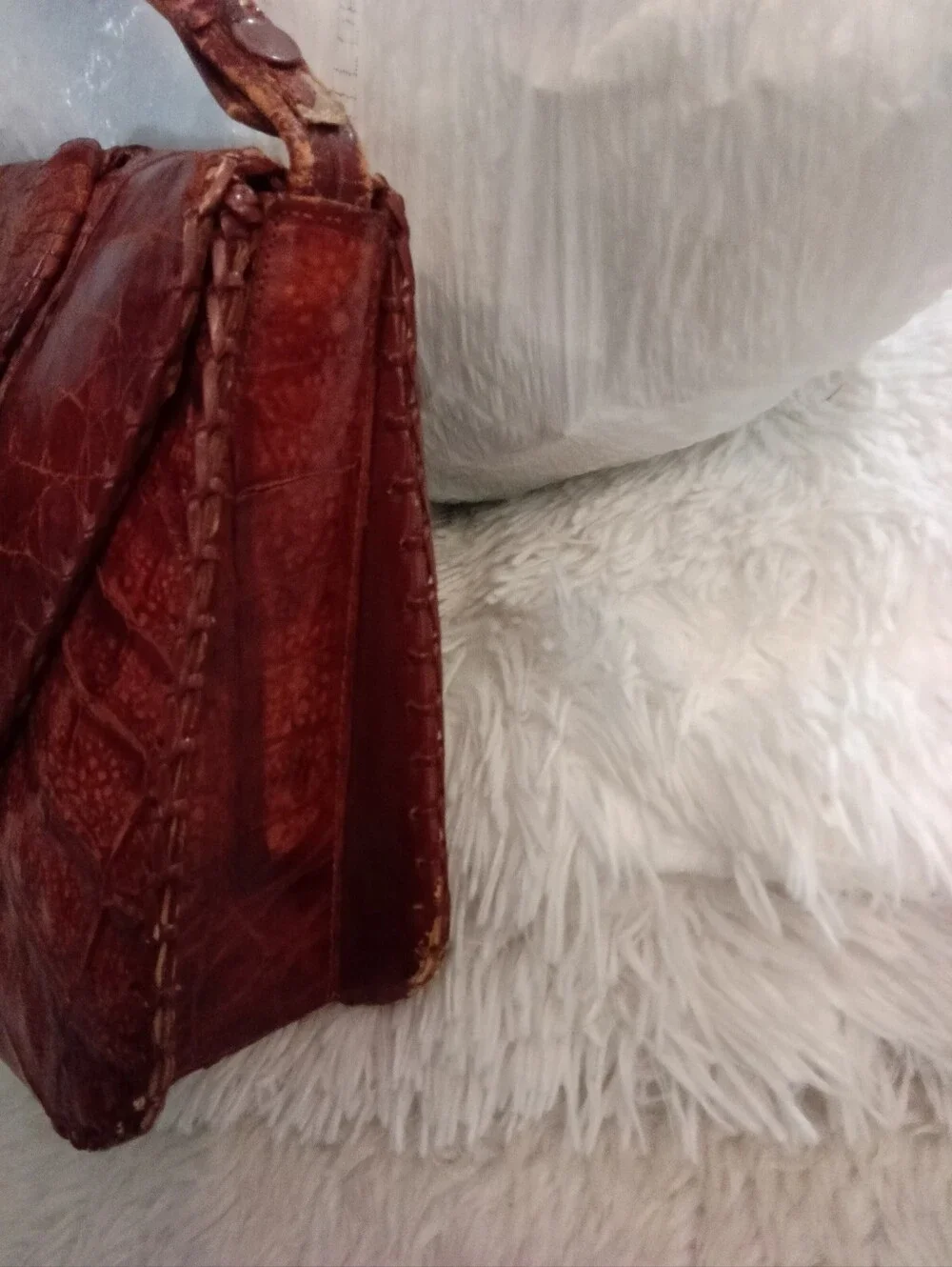 Vtg. Genuine Taxidermy Alligator-Embossed Boho Leather Shoulder Bag - Picture 3 of 10
